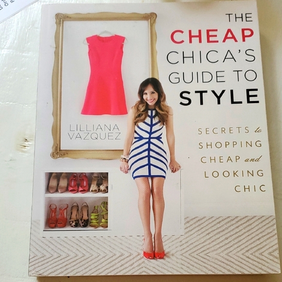 FREE with $25 Purchase Fashion Book SECRETS TO SHOPPING Cheap & Looking Chic - Picture 1 of 4